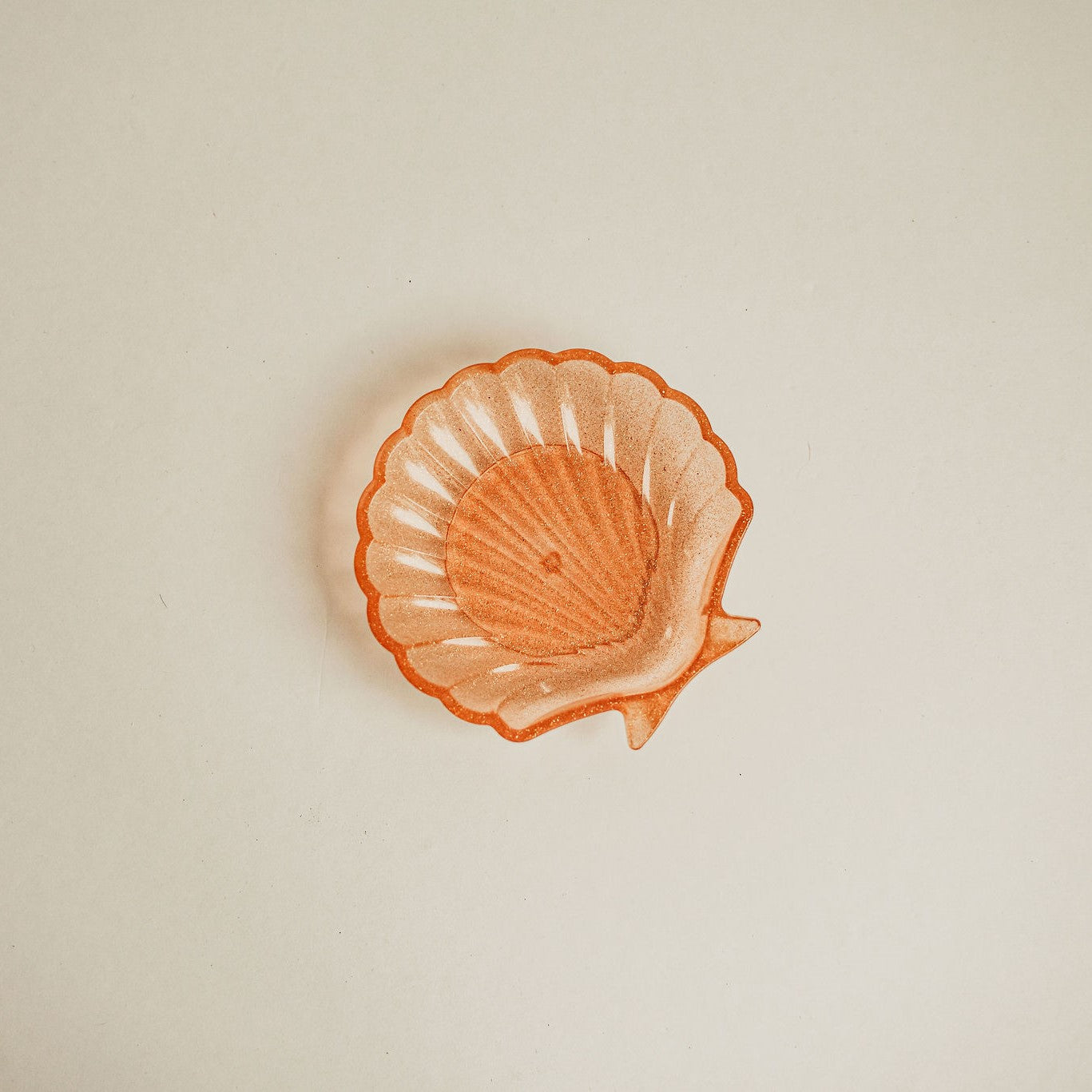 resin art, resin dish, resin shell, resin artwork, jewelry dish, trinket holder, trinket dish, accessory holder